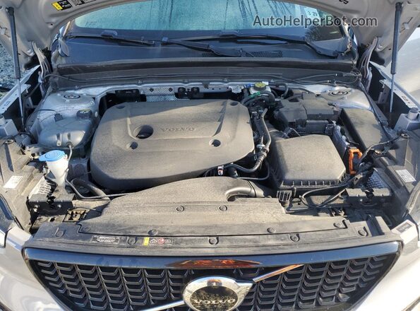 YV4L12UX1P2059406 2023 VOLVO XC40 Silver Engine compartment view
