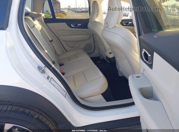 YV4L12WK1S2146331 2025 VOLVO V60 CROSS COUNTRY White VIN კოდის სტიკერის ხედი
