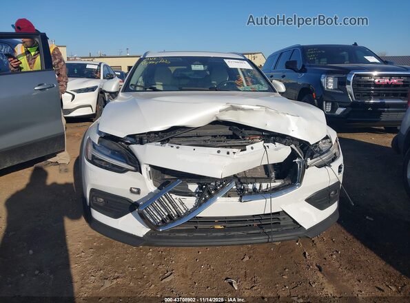 YV4L12WK1S2146331 2025 VOLVO V60 CROSS COUNTRY White წინა ხედი