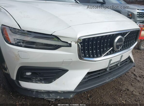 YV4L12WK6S2149807 2025 VOLVO V60 CROSS COUNTRY White 
