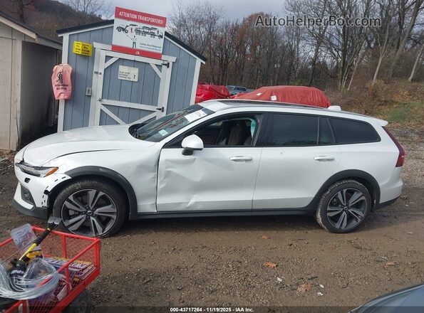 YV4L12WK6S2149807 2025 VOLVO V60 CROSS COUNTRY White 