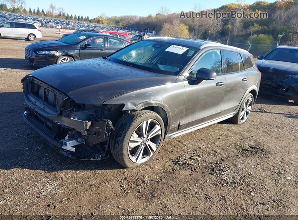YV4L12WK9S2149154 2025 VOLVO V60 CROSS COUNTRY Brown Առջևի ձախ երեք քառորդ տեսարան