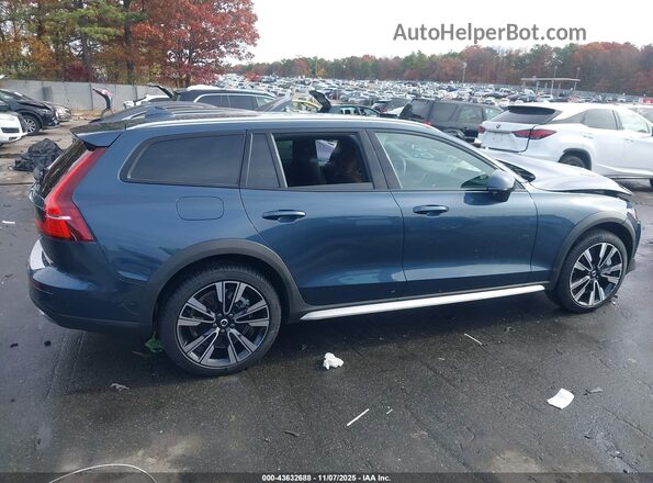 YV4L12WL9S2147185 2025 VOLVO V60 CROSS COUNTRY Blue Սարքավորումների վահանակի տեսք