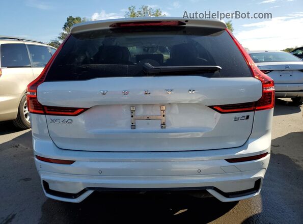 YV4M12RC2S1219690 2025 VOLVO XC60 White Հետևի տեսք