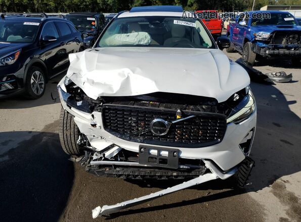 YV4M12RC2S1219690 2025 VOLVO XC60 White Դիմացի տեսք