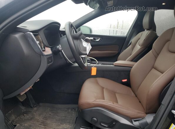 YV4M12RC4S1216886 2025 VOLVO XC60 Black Widok wnętrza z przodu