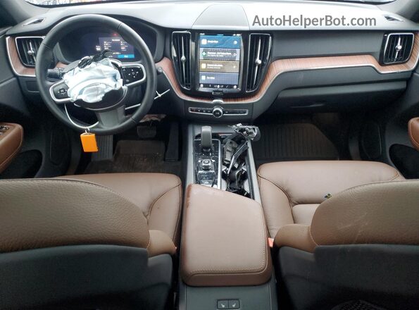 YV4M12RC4S1216886 2025 VOLVO XC60 Black Widok deski rozdzielczej