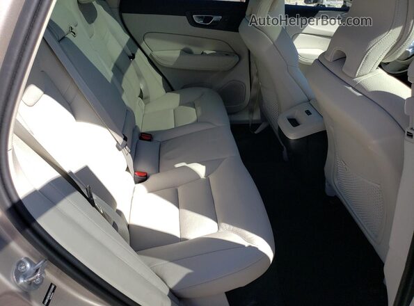 YV4M12RC5S1222602 2025 VOLVO XC60 Silver Вид задніх сидінь