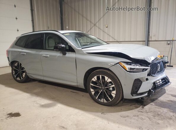 YV4M12RM3T1325057 2026 VOLVO XC60 Blue Przód prawy