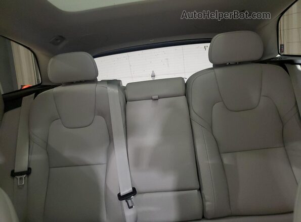 YV4M12RM3T1325057 2026 VOLVO XC60 Blue Widok tylnych siedzeń