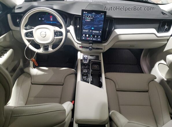 YV4M12RM3T1325057 2026 VOLVO XC60 Blue Widok deski rozdzielczej