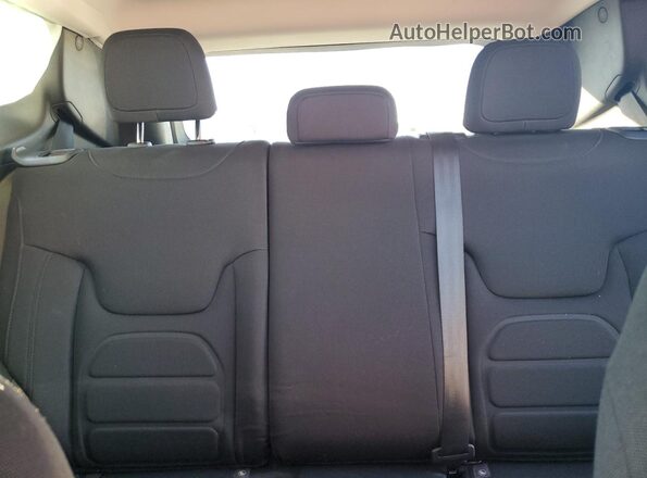 ZACNJCBB8MPN27994 2021 JEEP RENEGADE Red Widok tylnych siedzeń