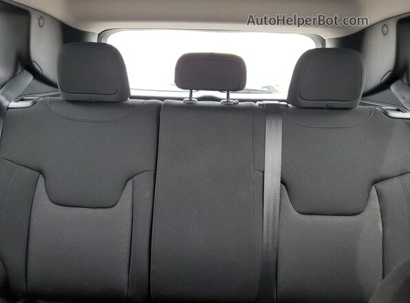 ZACNJDA13NPN56786 2022 JEEP RENEGADE White Հետևի նստատեղերի տեսք