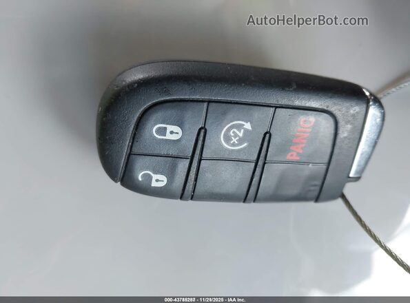 ZACNJDC14NPN66725 2022 JEEP RENEGADE Blue Widok deski rozdzielczej