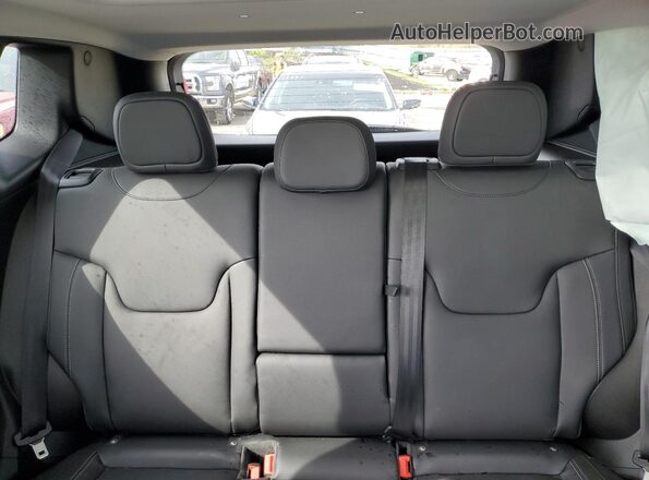 ZACNJDD12MPM97448 2021 JEEP RENEGADE Silver Rear seats view