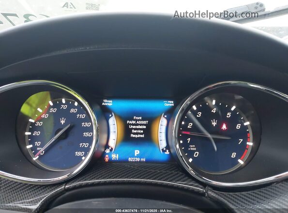 ZAM56RRL4H1230275 2017 MASERATI QUATTROPOR White Vista de los asientos traseros