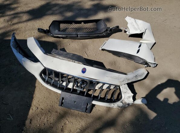 ZAM57XSA0L1344454 2020 MASERATI GHIBLI Белый Вид подкапотного пространства