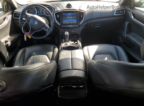ZAM57XSA0L1344454 2020 MASERATI GHIBLI Белый Вид панели приборов