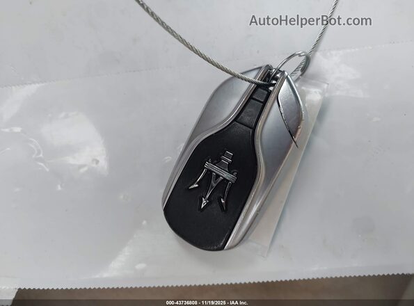 ZAM57YSL8J1275839 2018 MASERATI GHIBLI Beige Widok deski rozdzielczej