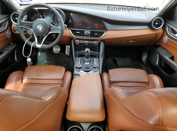 ZARFAECN6J7583264 2018 ALFA ROMEO GIULIA Gray Vista del salpicadero