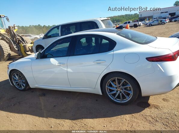 ZARFAMAN1P7671791 2023 ALFA ROMEO GIULIA White 