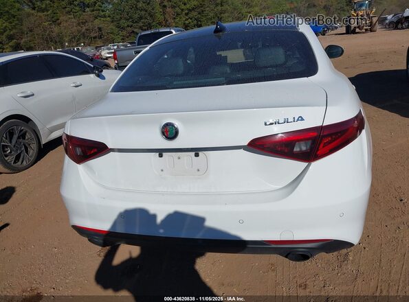 ZARFAMAN1P7671791 2023 ALFA ROMEO GIULIA White 