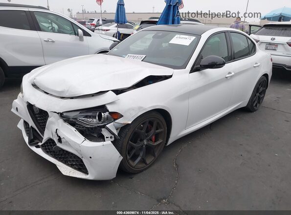 ZARFAMAN4L7632185 2020 ALFA ROMEO GIULIA White Առջևի ձախ երեք քառորդ տեսարան