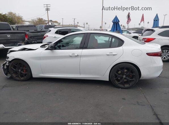 ZARFAMAN4L7632185 2020 ALFA ROMEO GIULIA White Սալոնի 360 աստիճան տեսք