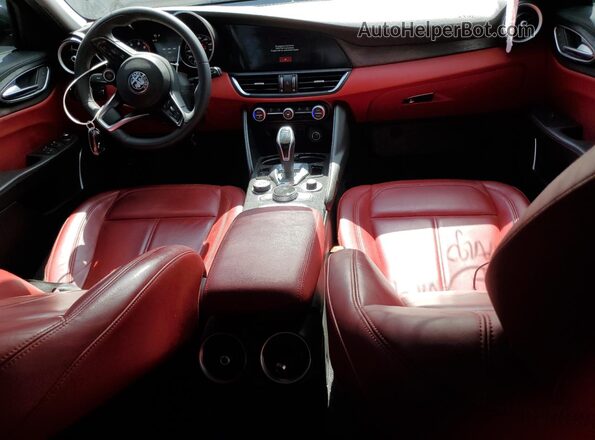 ZARFAMAN7L7634058 2020 ALFA ROMEO GIULIA Black Vista del salpicadero