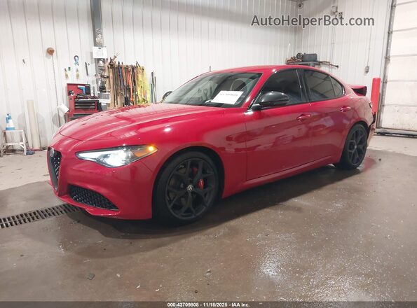 ZARFAMAN8L7631119 2020 ALFA ROMEO GIULIA Red Vista tres cuartos delantera izquierda