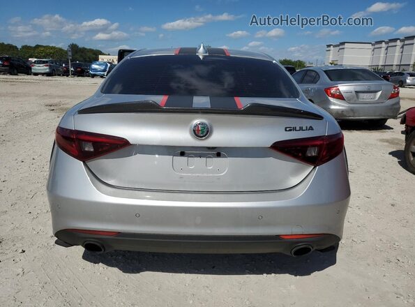 ZARFAMAN8L7635798 2020 ALFA ROMEO GIULIA Silver Rear view