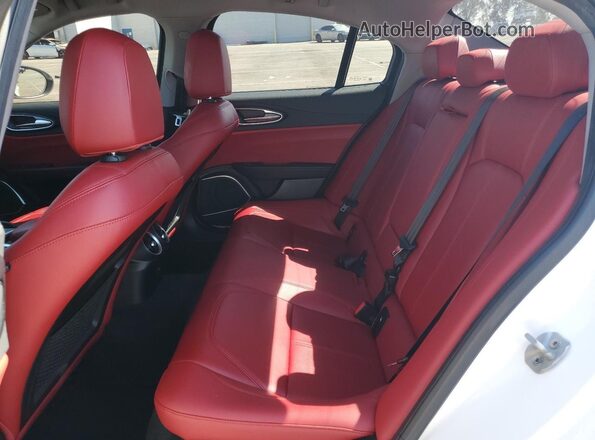 ZARFAMAN9M7643717 2021 ALFA ROMEO GIULIA White Rear seats view