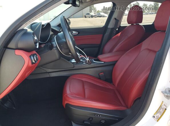 ZARFAMAN9M7643717 2021 ALFA ROMEO GIULIA White Front interior view