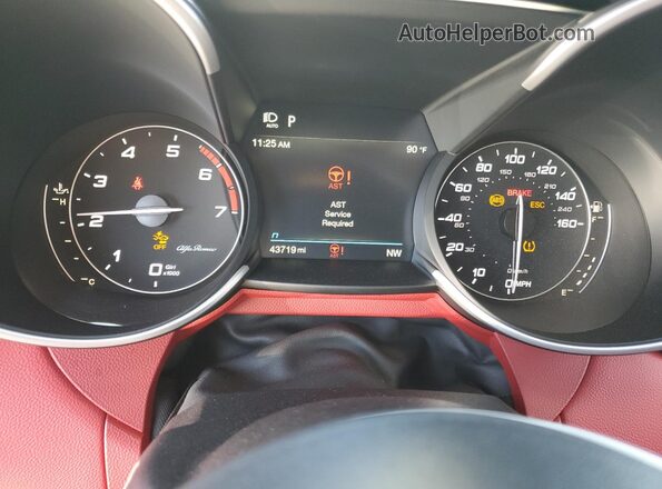 ZARFAMAN9M7643717 2021 ALFA ROMEO GIULIA White Instrument cluster view
