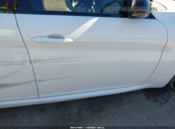 ZARFAMANXM7641524 2021 ALFA ROMEO GIULIA Белый Вид спереди