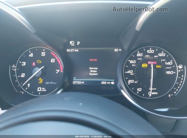 ZARFAMBN0P7668959 2023 ALFA ROMEO GIULIA White Հետևի նստատեղերի տեսք