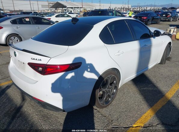 ZARFAMBN0P7668959 2023 ALFA ROMEO GIULIA White Հետևի աջ