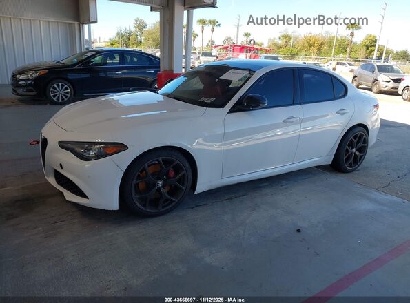 ZARFAMBN1L7634961 2020 ALFA ROMEO GIULIA White Front left
