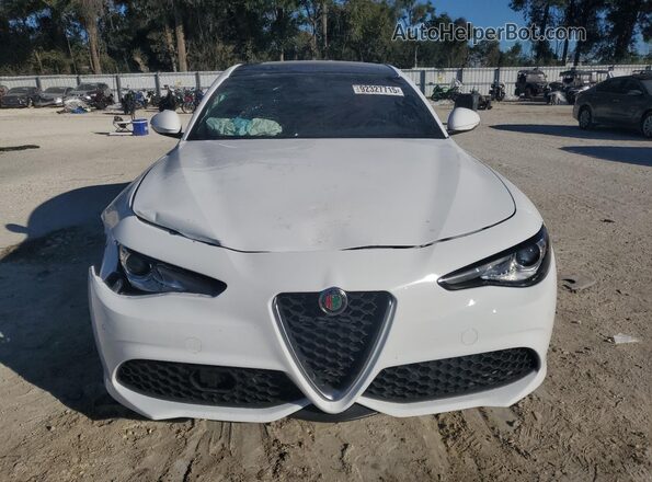 ZARFAMBN2M7641385 2021 ALFA ROMEO GIULIA White Widok z przodu