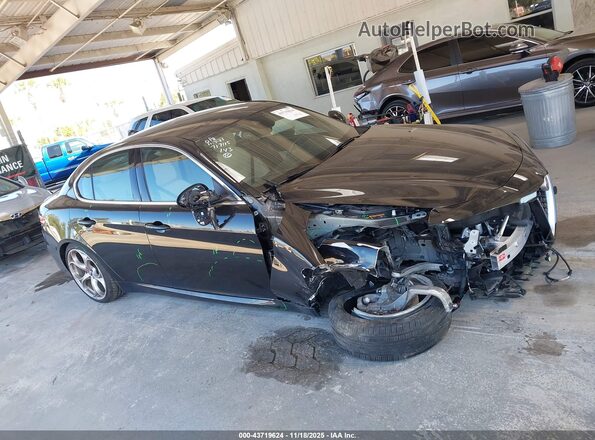 ZARFAMBN6P7673941 2023 ALFA ROMEO GIULIA Black Widok wnętrza z tyłu