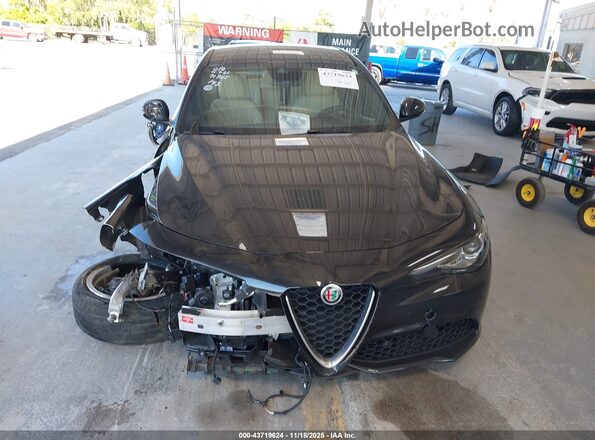 ZARFAMBN6P7673941 2023 ALFA ROMEO GIULIA Black Widok zestawu wskaźników