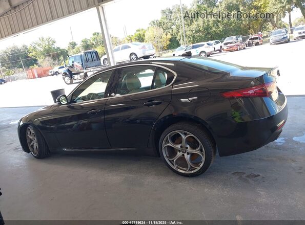 ZARFAMBN6P7673941 2023 ALFA ROMEO GIULIA Black Widok wnętrza 360 stopni