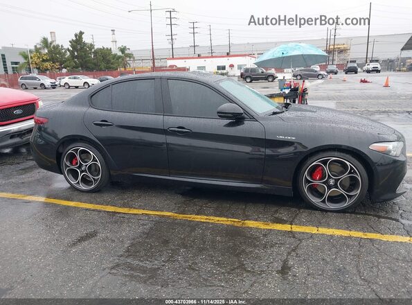 ZARFAMBN8N7663554 2022 ALFA ROMEO GIULIA Черный Вид задней части салона