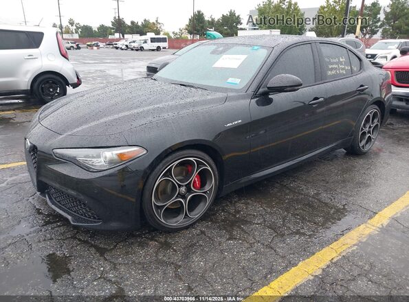 ZARFAMBN8N7663554 2022 ALFA ROMEO GIULIA Черный Передняя левая четверть