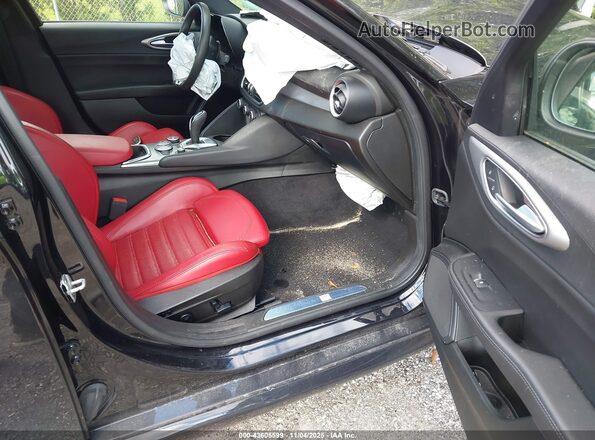 ZARFAMBN8R7684832 2024 ALFA ROMEO GIULIA Black Սալոնի դիմացի տեսք