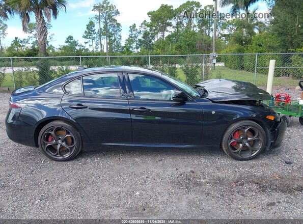 ZARFAMBN8R7684832 2024 ALFA ROMEO GIULIA Black Սալոնի հետևի տեսք