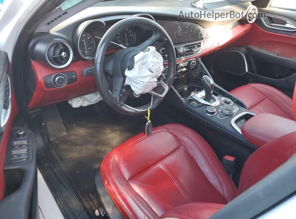 ZARFANAN2M7644312 2021 ALFA ROMEO GIULIA White Widok deski rozdzielczej