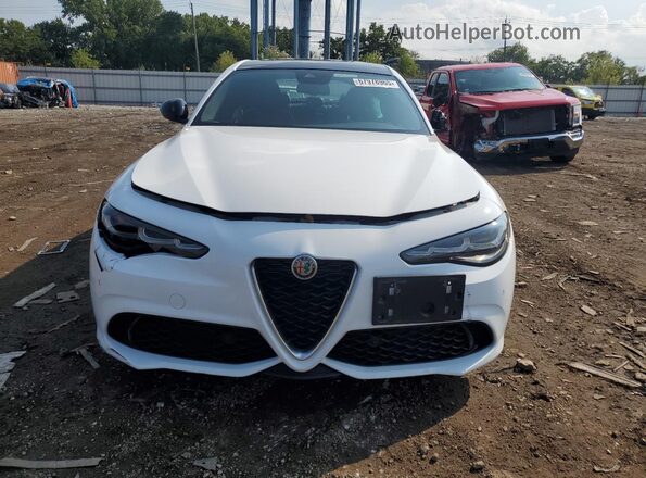 ZARFANBN2R7678224 2024 ALFA ROMEO GIULIA White Widok z przodu