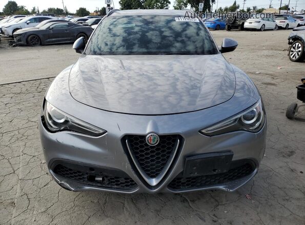 ZASFAKNN3J7B82302 2018 ALFA ROMEO STELVIO Charcoal Front view