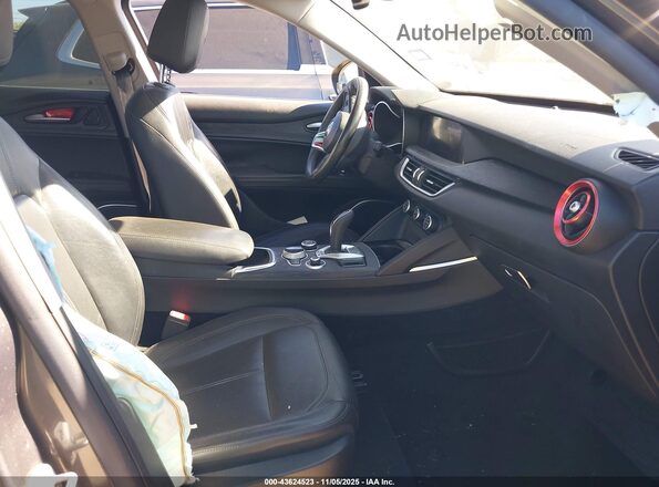 ZASPAJAN2L7C73200 2020 ALFA ROMEO STELVIO Gray Вид салону спереду